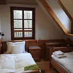 Pod Lipami Pensjonat 3*
