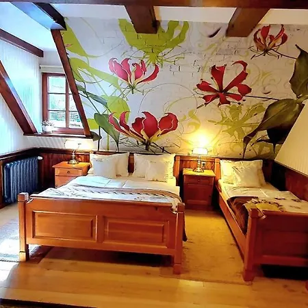 Pod Lipami Guest house Jagniatkow